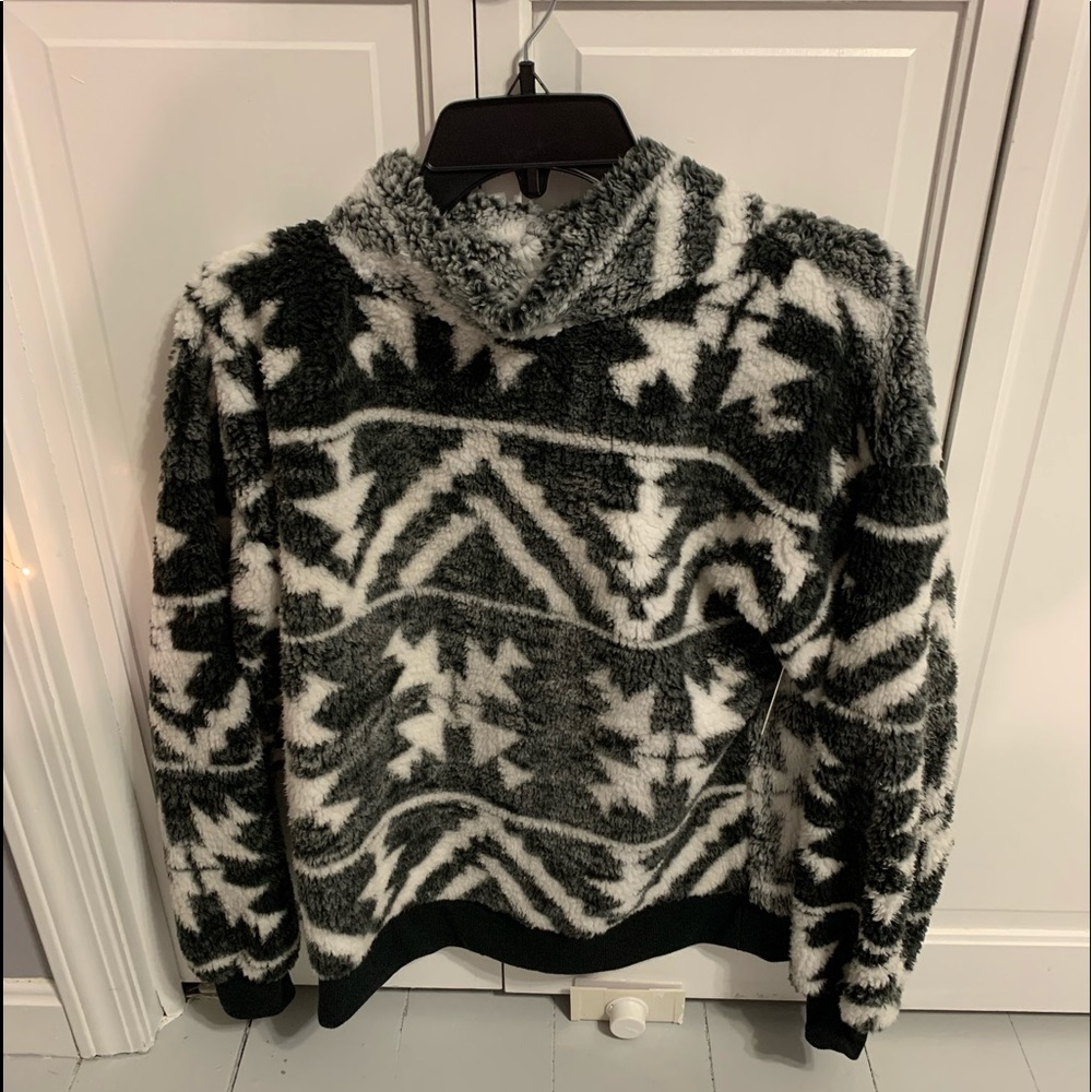A medium soft pattered Sherpa.